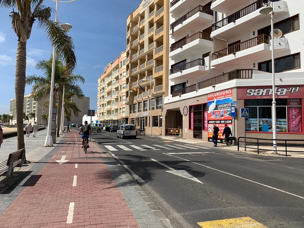 Abierto al tráfico el tramo de avenida cerrado por el edificio de El