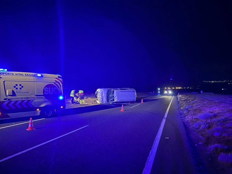 Un vuelco Junto al Complejo Agroindustrial de Teguise deja cuatro