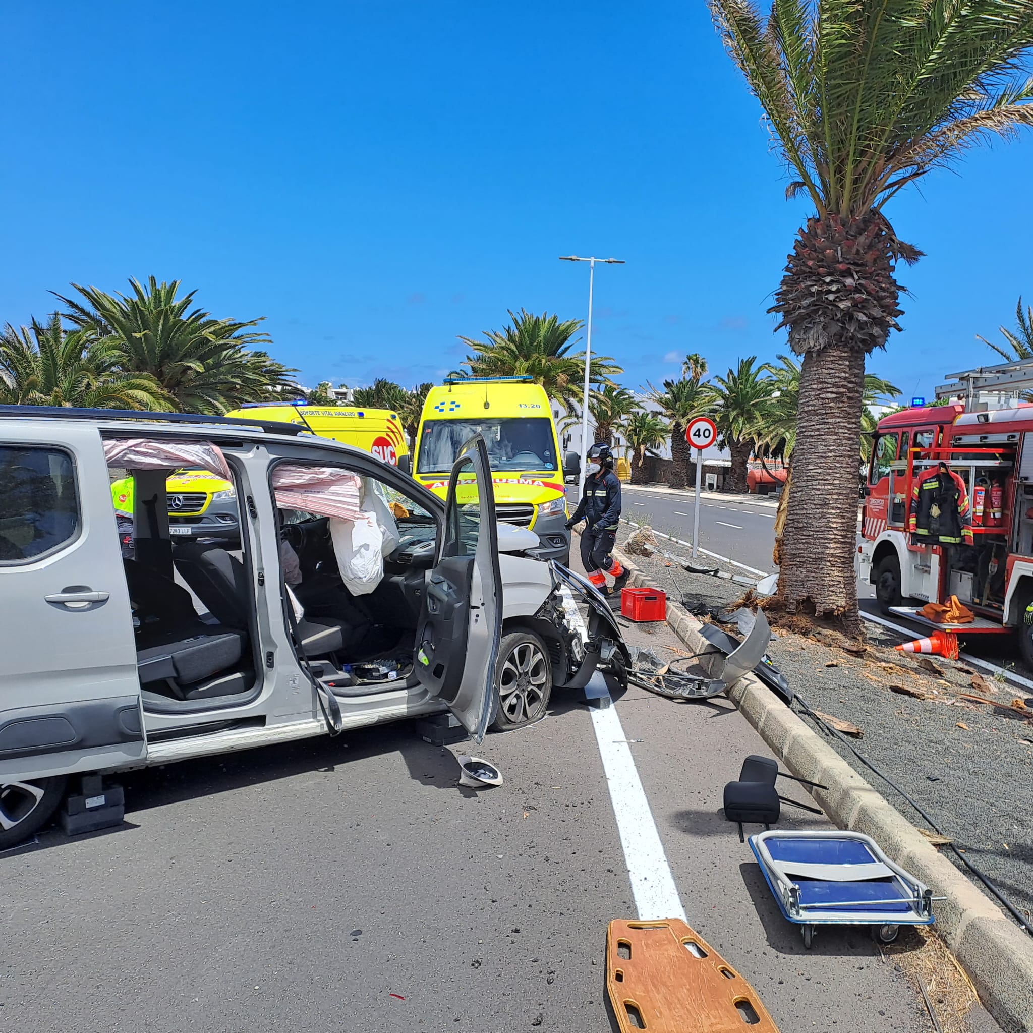 Dos personas atrapadas en un accidente de tráfico de Costa Teguise