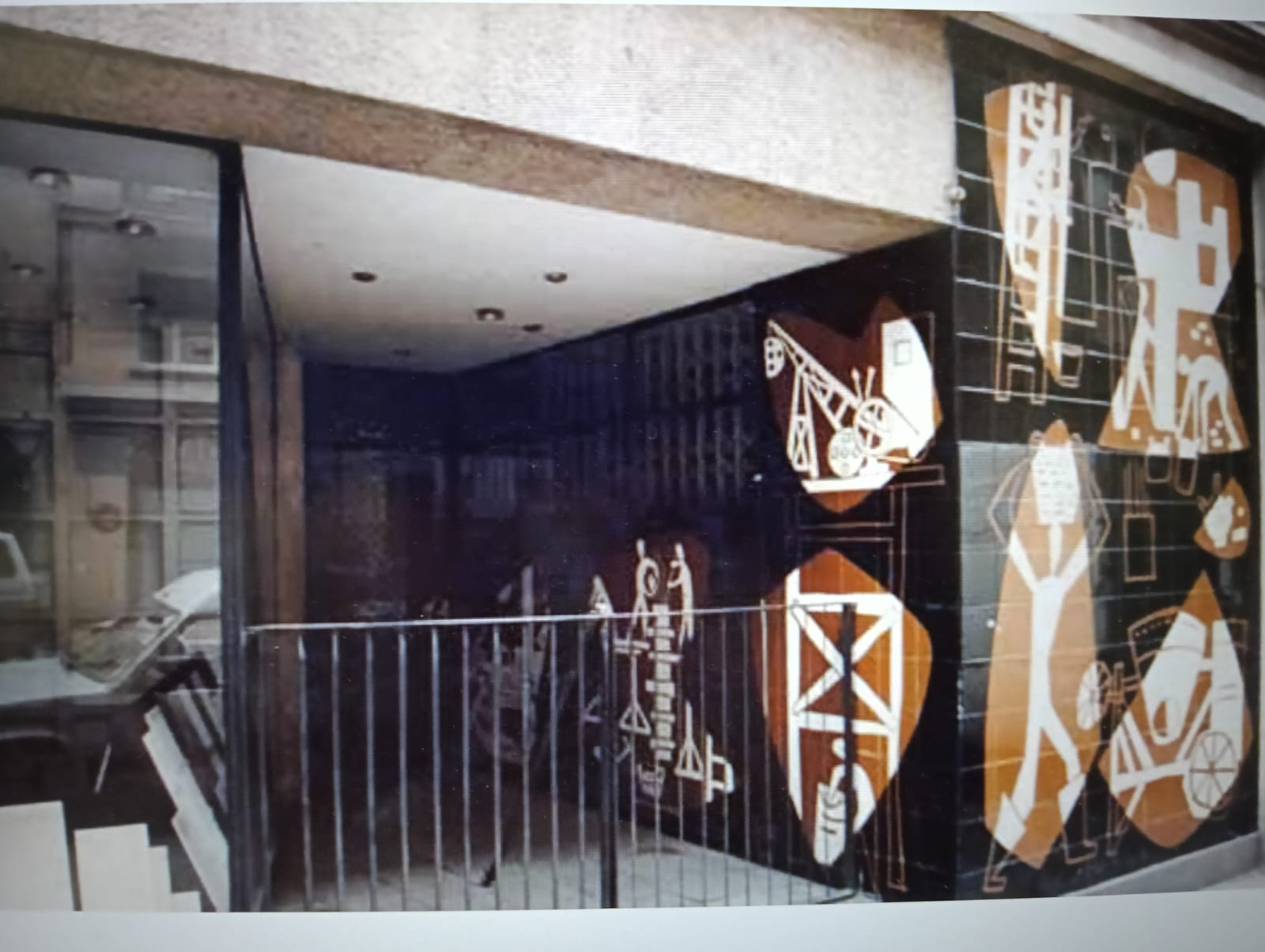 El Cabildo se preocupa por la conservación del mural de César Manrique en Madrid