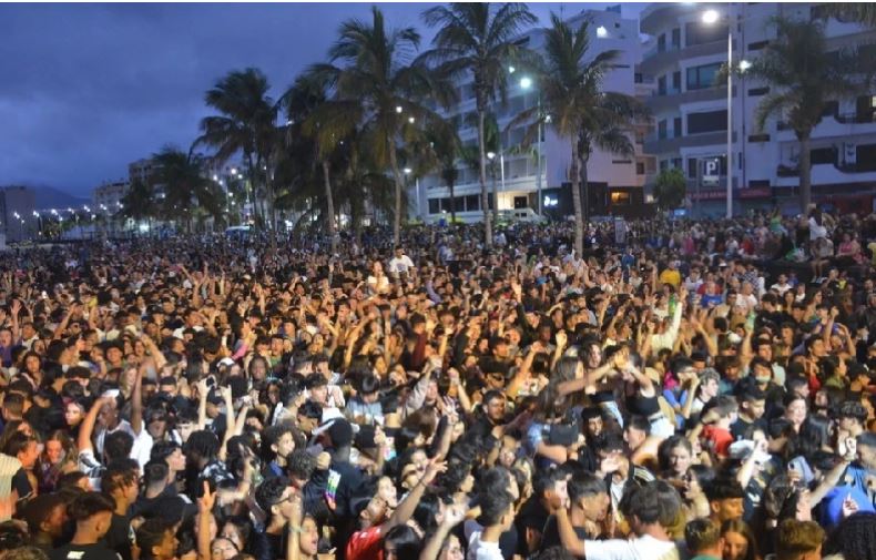 Editorial imagen del ruido del reducto