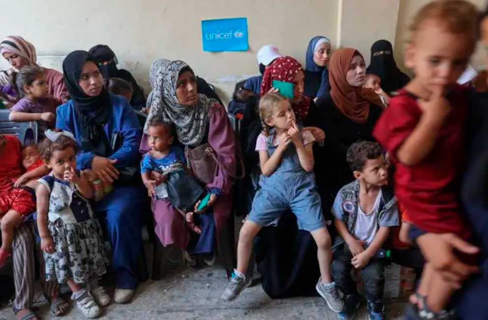 niños y madres en Gaza