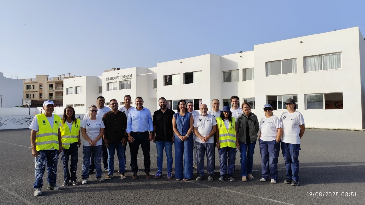 Ambas instituciones trabajan de forma conjunta en labores de pintado en varios centros educativos de la capital Ambas instituciones trabajan de forma conjunta en labores de pintado en varios centros educativos de la capital