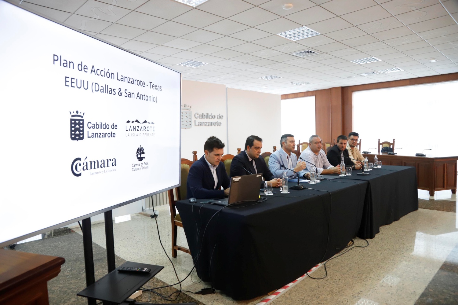 Estrategia insular con Estados Unidos y Canada Estrategia insular con Estados Unidos y Canada