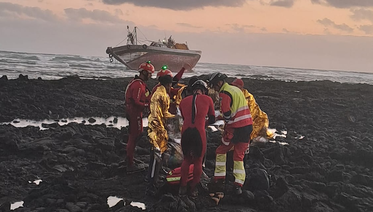 Atunero encallado en Lanzarote