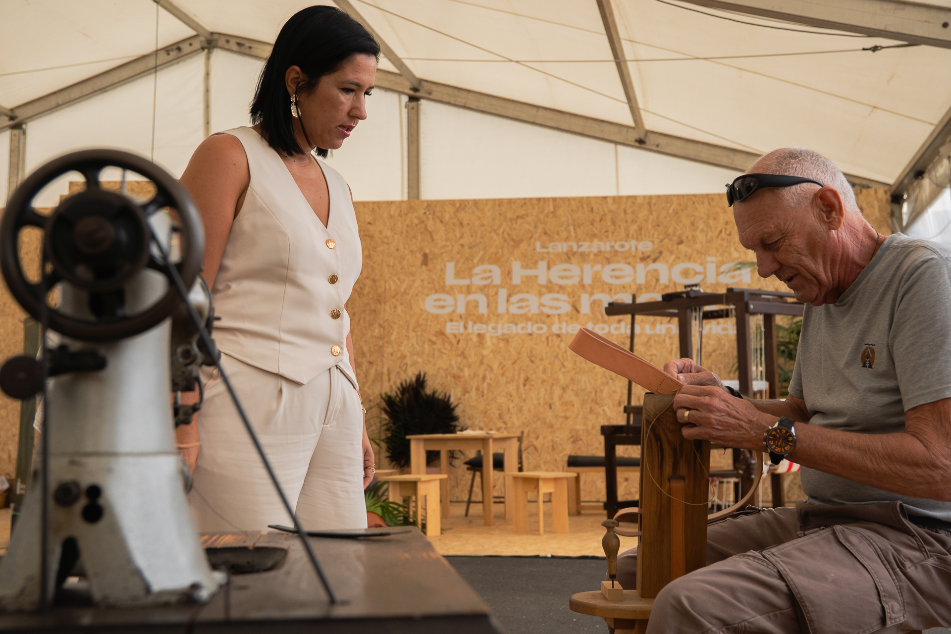 El artesano que simboliza la memoria viva de la ciudad