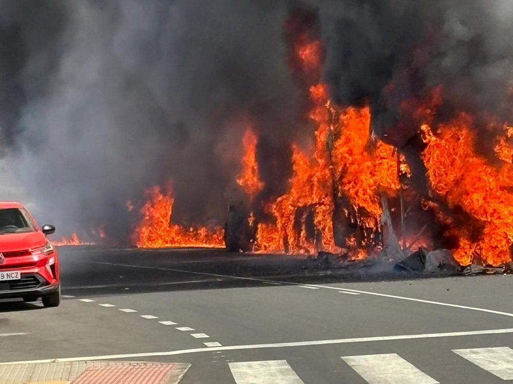 Incendio guagua Playa Blanca 1