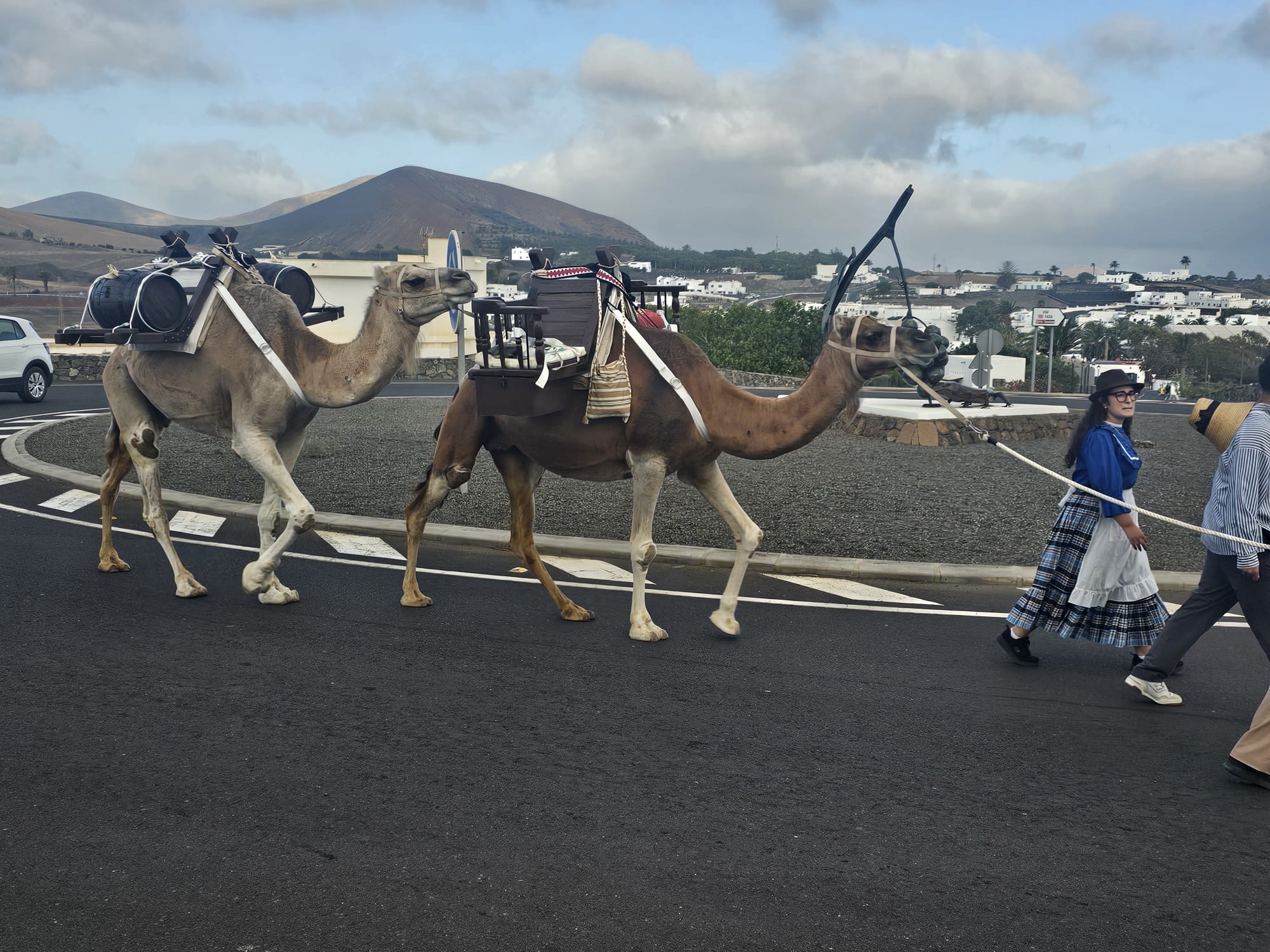 romeros en Los Dolores de caminata 