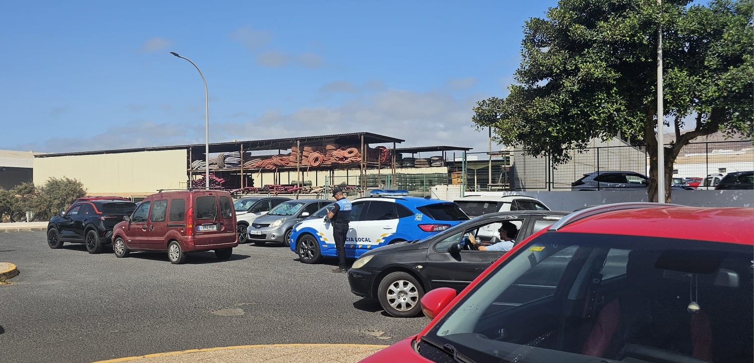 La falta de aparcamientos lleva a los ciudadanos a estacionar “dónde pueden”