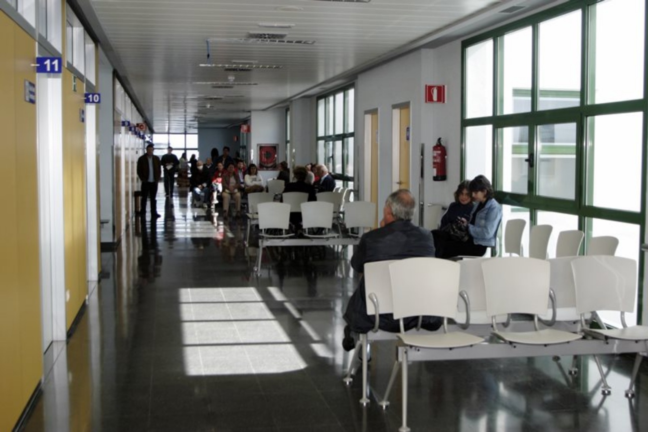 El director del SCS reconoce la labor de los profesionales que, con medios propios y nuevas estrategias, han logrado reducir los tiempos de espera y aumentar un 10% la actividad quirúrgica. El director del SCS reconoce la labor de los profesionales que, con medios propios y nuevas estrategias, han logrado reducir los tiempos de espera y aumentar un 10% la actividad quirúrgica.