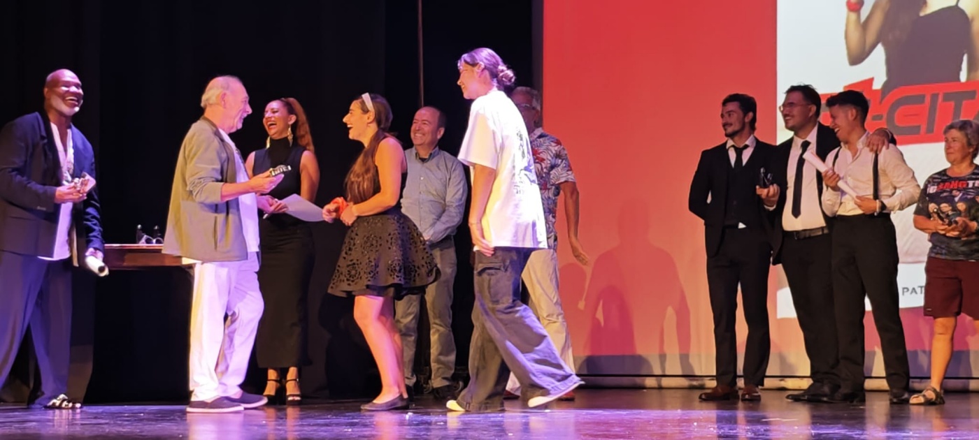 Durante el festival se entregaron el Premio Honorífico al director Antonio Naharro y el Premio Reconocimiento al director Salvador Leal