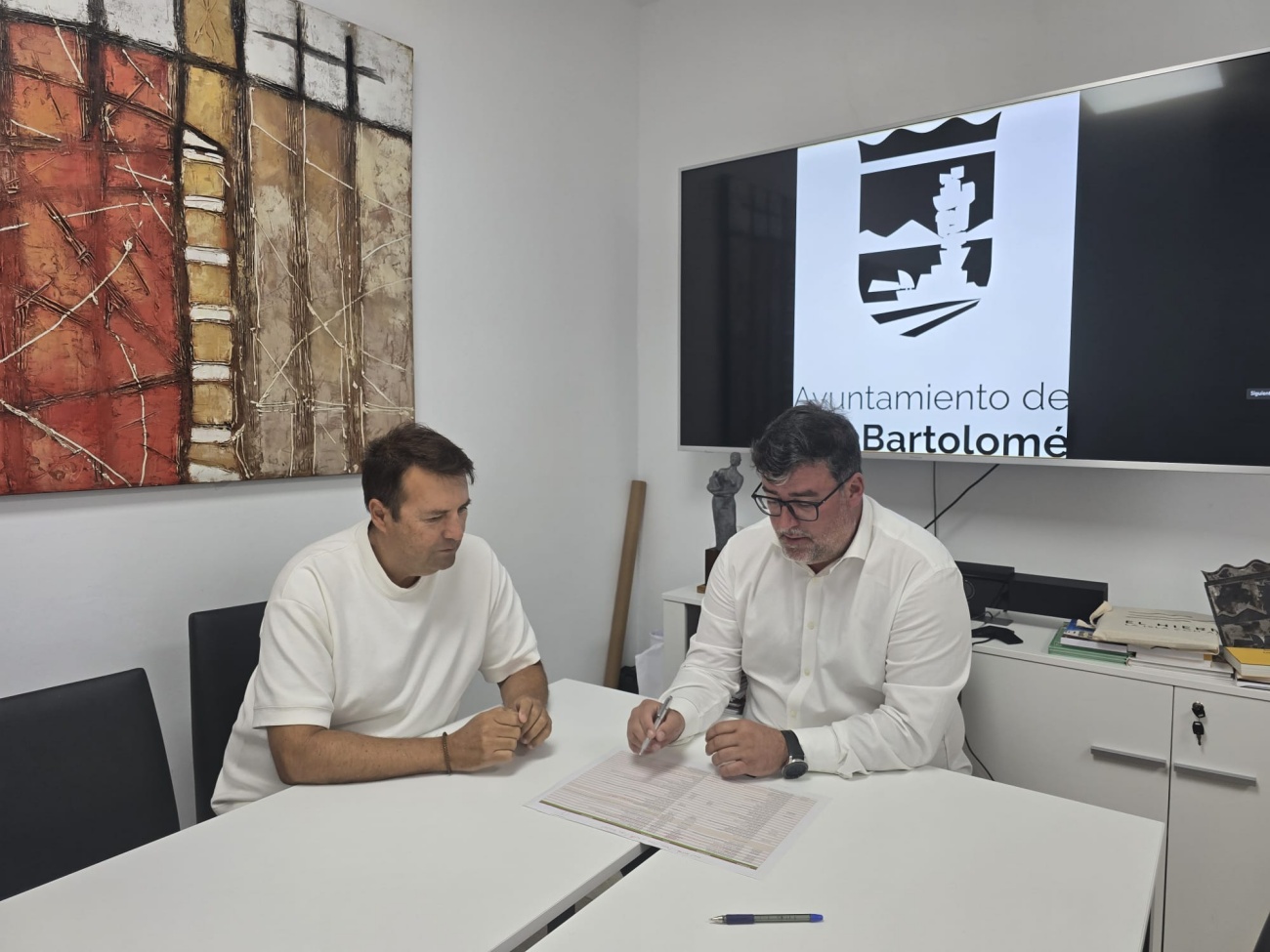 Limpieza viaria, obras públicas y atención social centran las inversiones de un modelo de gestión que pone a las personas en el centro de la acción municipal Limpieza viaria, obras públicas y atención social centran las inversiones de un modelo de gestión que pone a las personas en el centro de la acción municipal