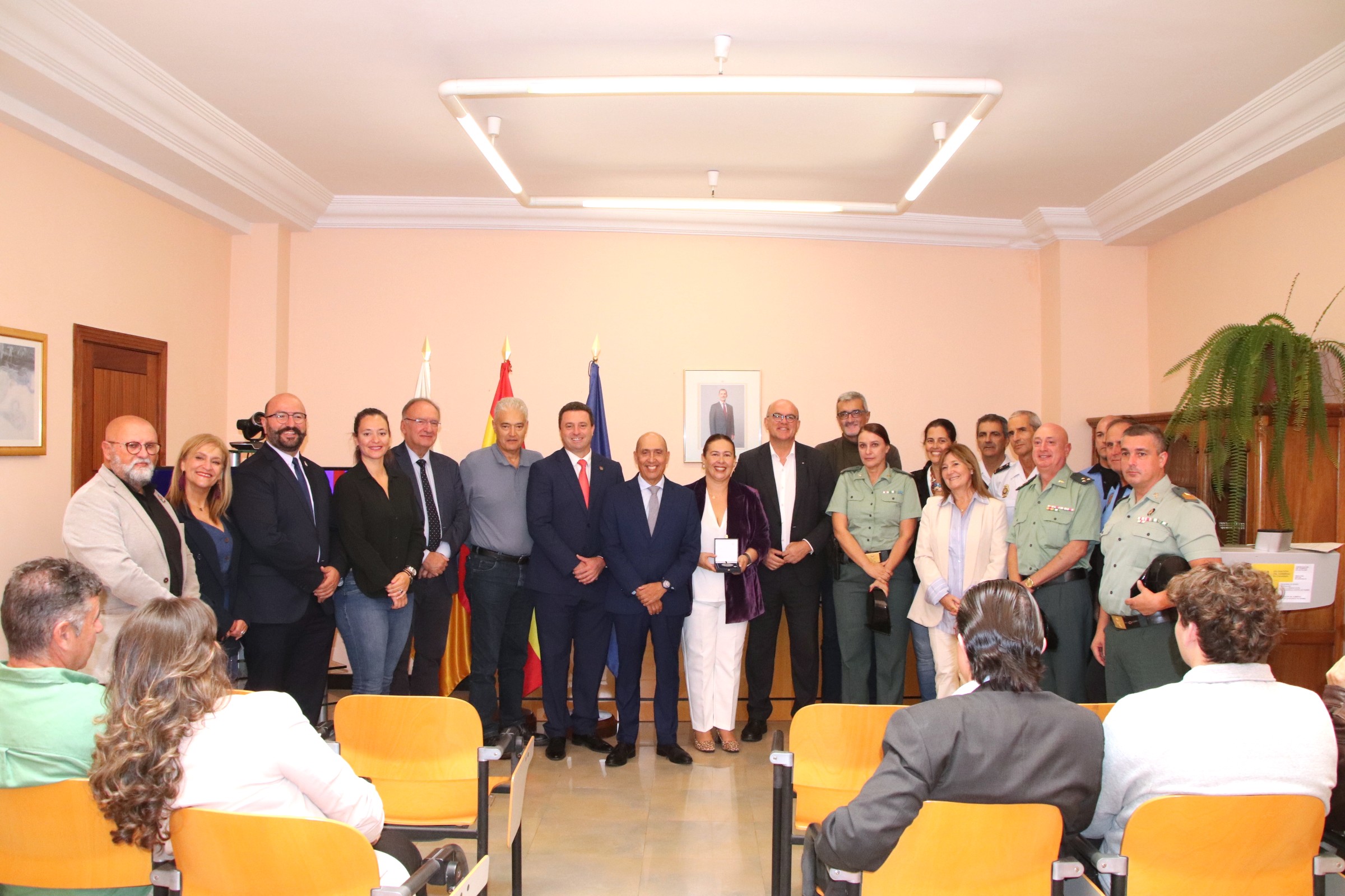 entrega de premio a olivia cedrés entrega de premio a olivia cedrés