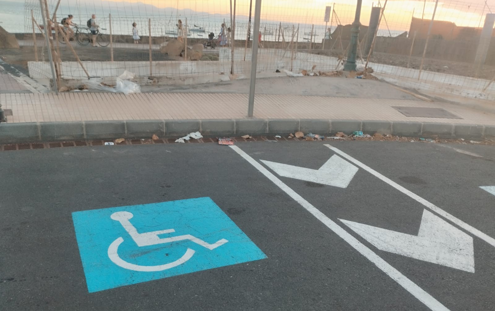 El Partido Popular demanda medidas urgentes para acabar con el deterioro y la suciedad en varios puntos estratégicos de la localidad