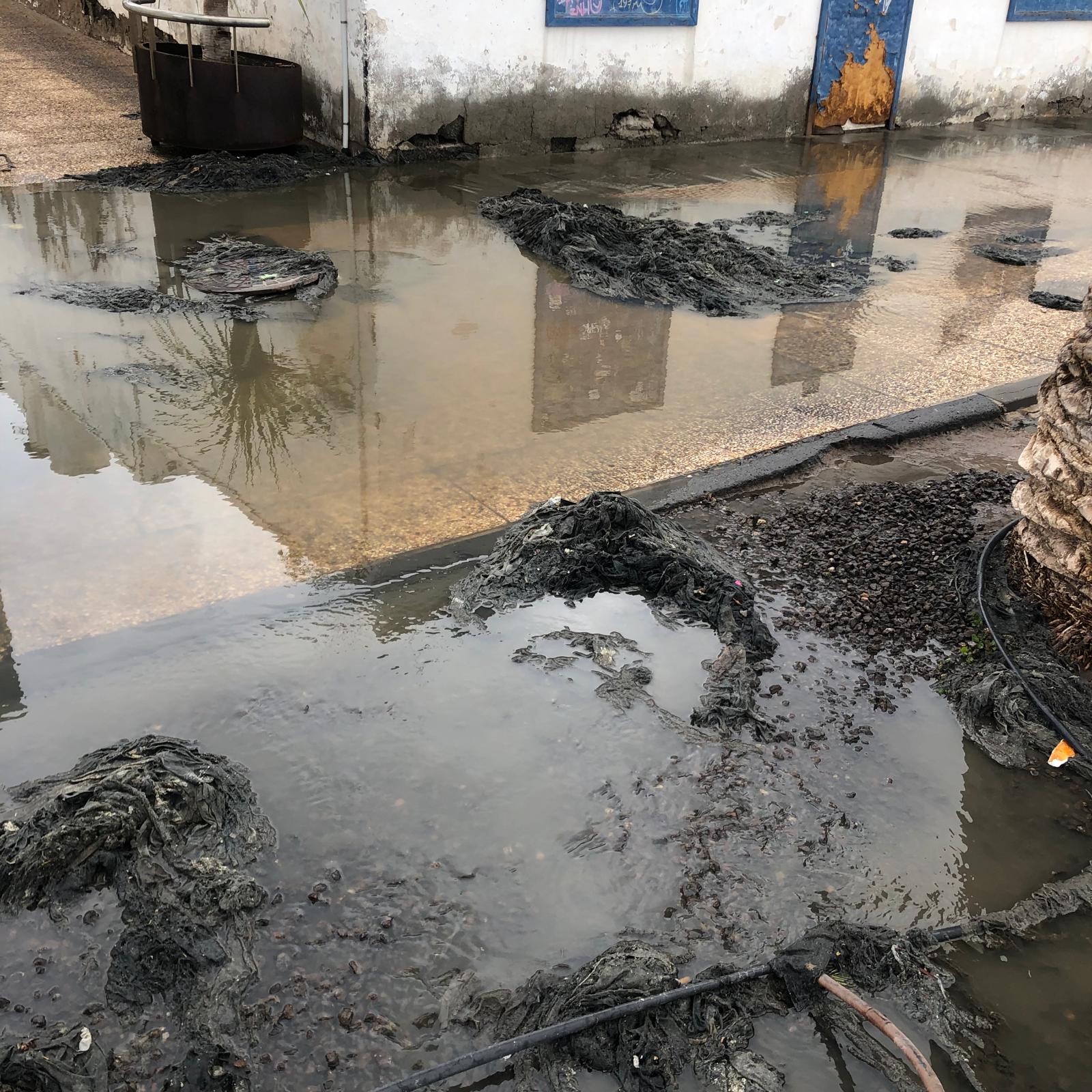 Las alcantarillas desbordadas dejan al aire las “vergüenzas” de la capital