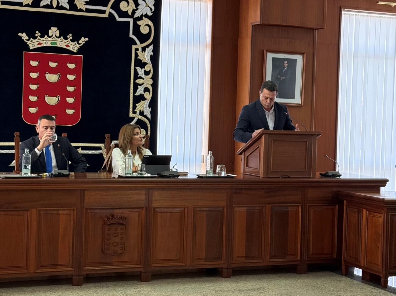 El consejero del Grupo Mixto asegura que no hay ilusión por afrontar los problemas vitales como la vivienda, el agua o el transporte público