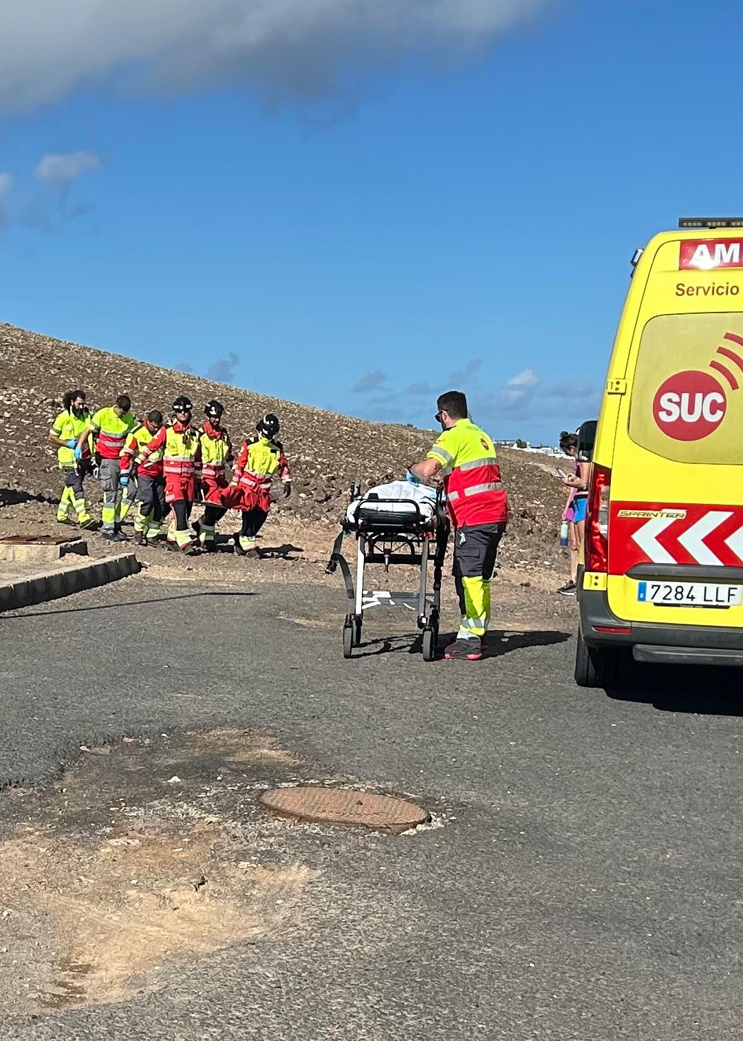 Fue trasladada en ambulancia hasta el Hospital Molina Orosa