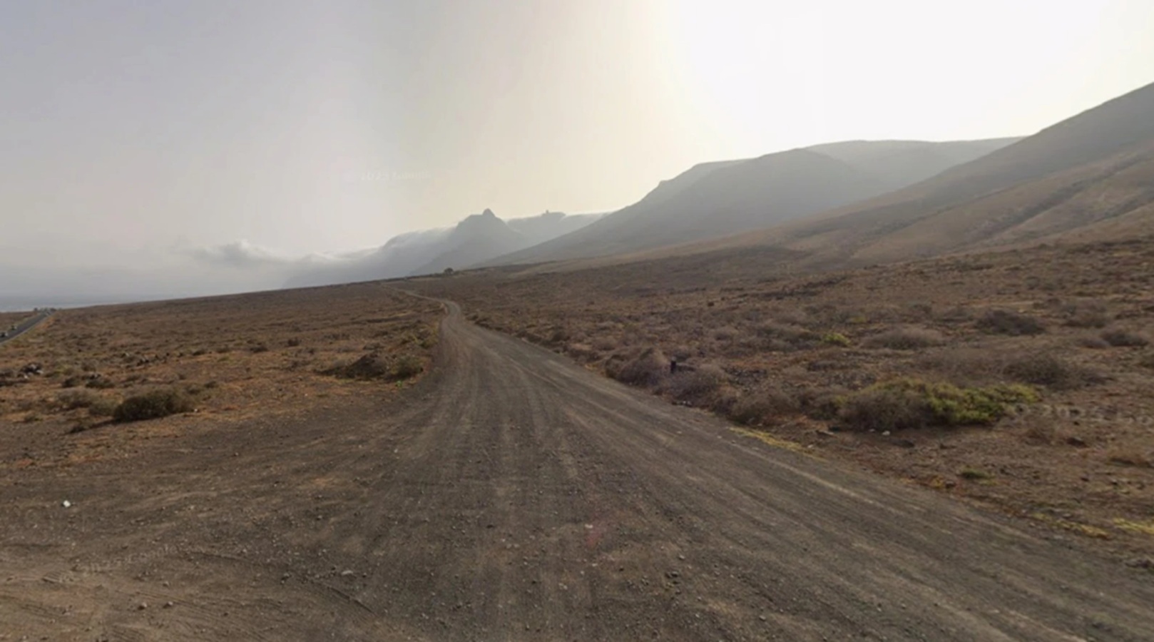 Camino rural Famara Teguise