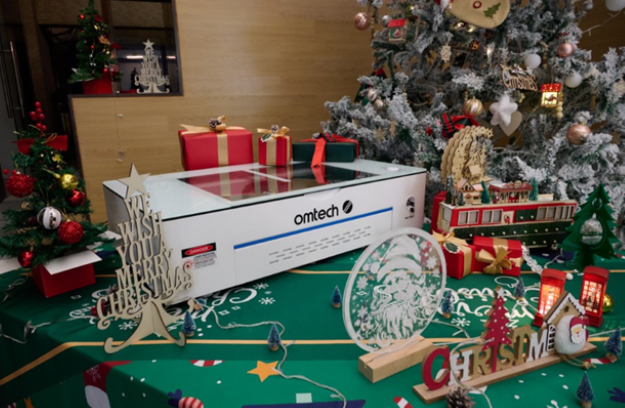 Adornos navideños DIY grabados con láser para que esta Navidad brille