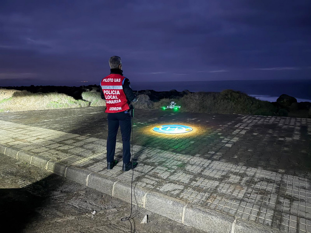 Policia en los Charcones 1