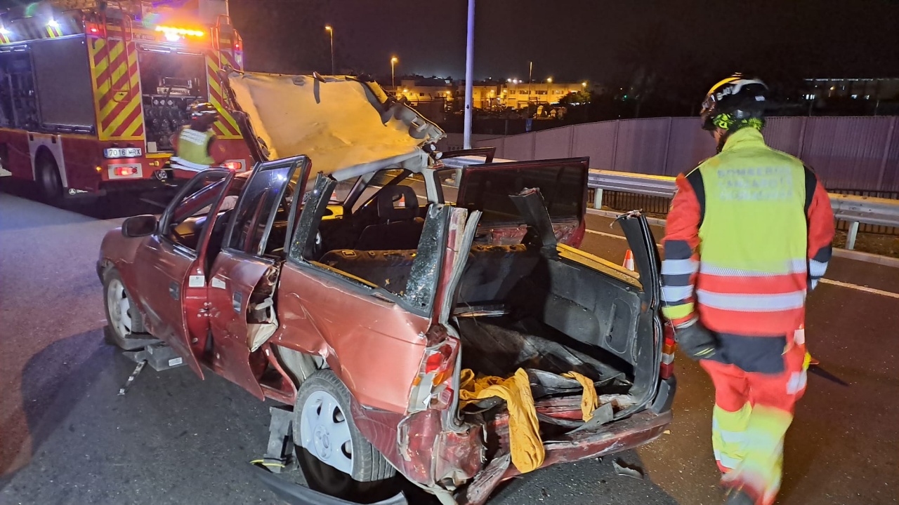 Accidente en la rotonda de los Cuarteles Accidente en la rotonda de los Cuarteles