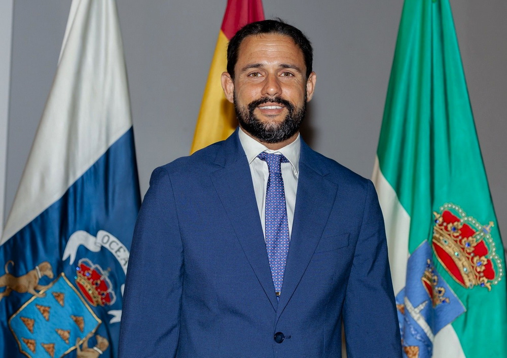 Alejandro Ramirez1 Alejandro Ramirez1