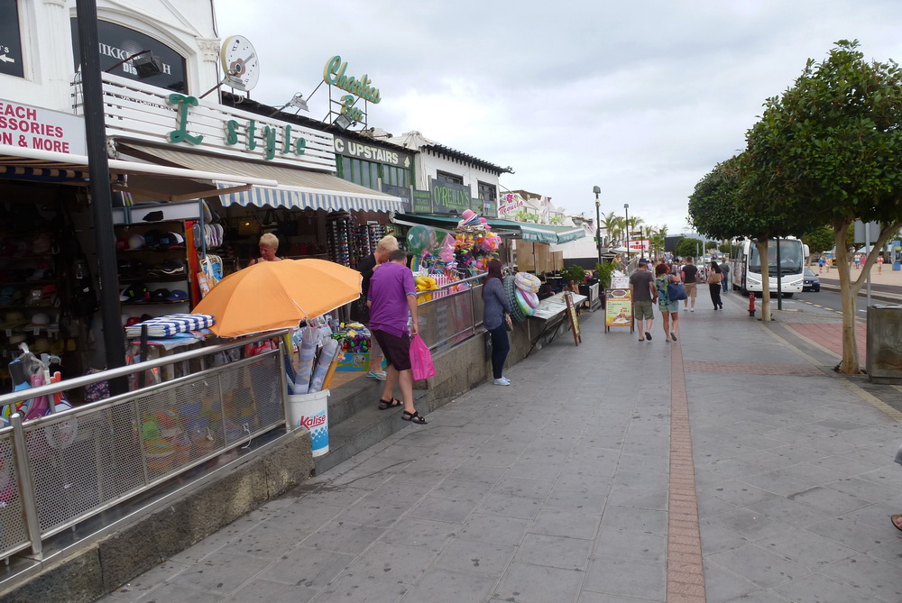 De gravedad al ser atropellado por una guagua