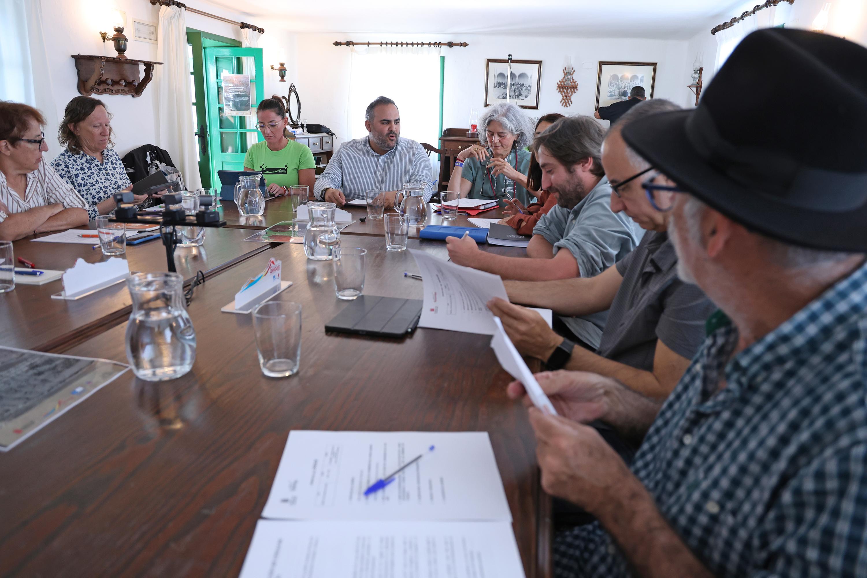 El Cabildo de Lanzarote celebra la primera reunión del Consejo Asesor de Geociencia del Geoparque Mundial de la UNESCO Lanzarote y Archipiélago Chinijo