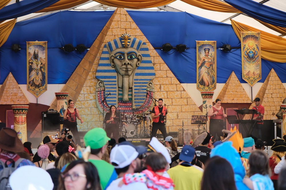 &Eacute;xito de participaci&oacute;n en el Carnaval de D&iacute;a de San Bartolom&eacute; retransmitido a toda Canarias