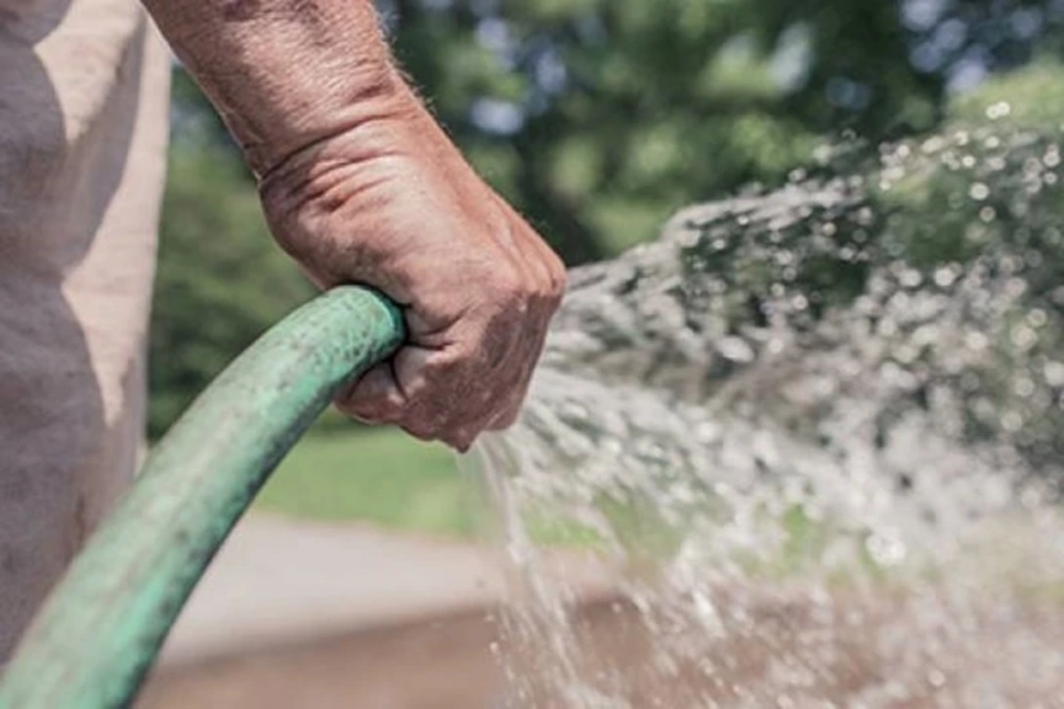 recuperar la gestión pública del agua para garantizar el futuro de la isla
