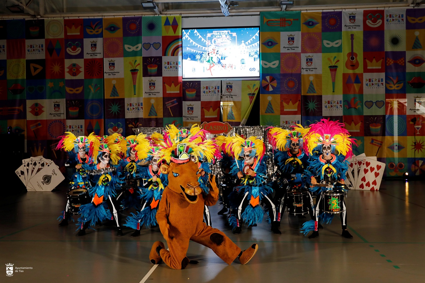 El grupo de gobierno felicita a las comparsas y a la batucada por su excelente actuación, vestuario y puesta en escena