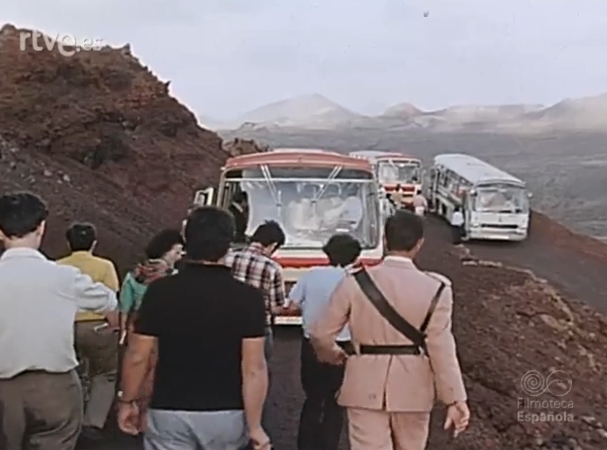 El noticiario propagandístico permite ver cómo era Arrecife en la posguerra, cómo se vivían las visitas oficiales, cómo nació el turismo y cómo evolucionó la percepción del paisaje insular