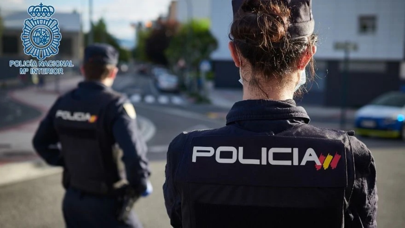 La Policía Nacional detiene a su madre tras permanecer ausente del domicilio más de una hora