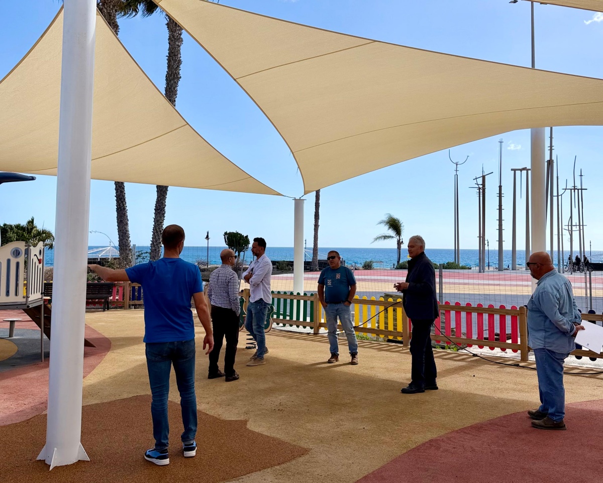 El Ayuntamiento de Tías invierte 207.913,85 euros en la mejora de estos espacios, donde también se instalaron bancos y papeleras