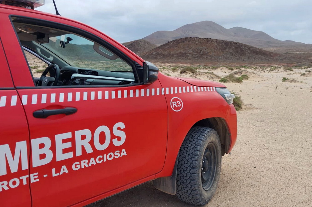 Convulsiones tras una ca&iacute;da en bici en La Graciosa movilizan a emergencias