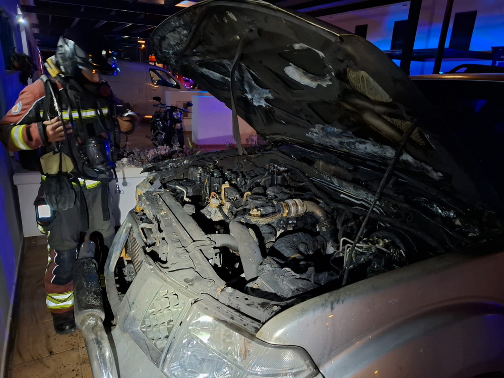 Incendio Coche en Playa Blanca2 Incendio Coche en Playa Blanca2