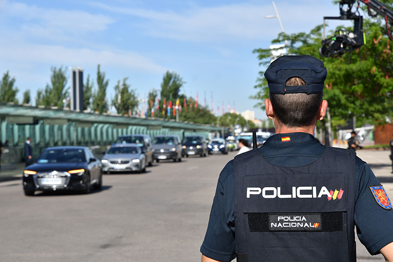 Policia detenida en el Aeropuerto Policia detenida en el Aeropuerto