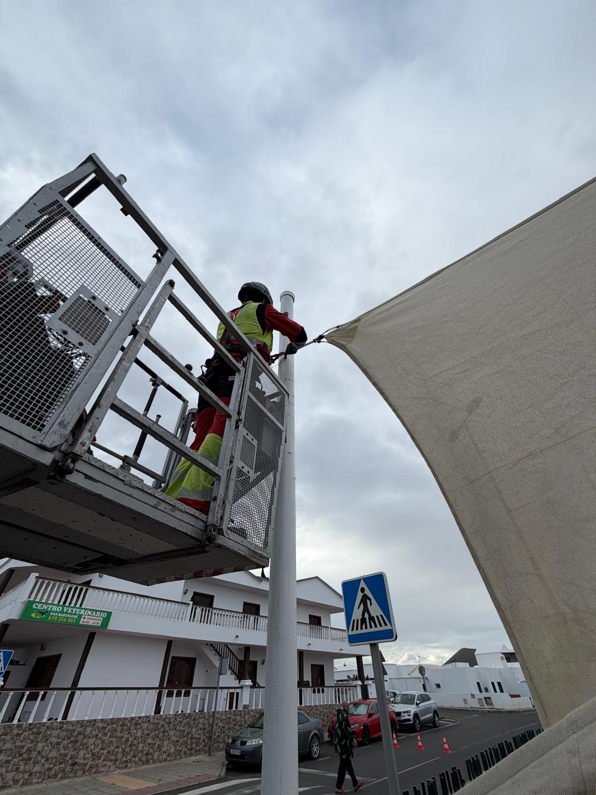La borrasca ha venido acompañada de fuertes vientos que han arrasado con numerosas infraestructuras a su paso