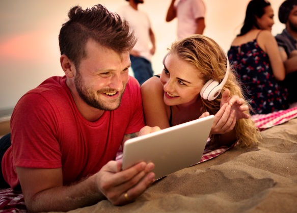 Del turismo a lo digital: cómo las plataformas online están influyendo en los hábitos de ocio en Canarias