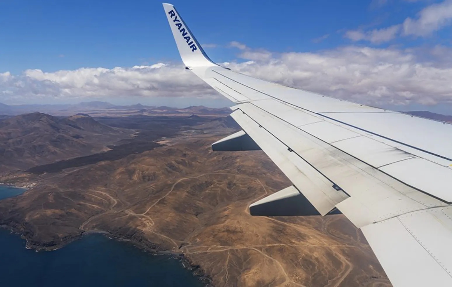 Dos vuelos procedentes de Londres y Dublín han tenido que ser desviados a Tenerife Sur