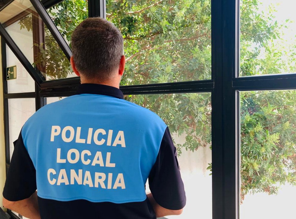 Rescatan a una ni&ntilde;a de 12 a&ntilde;os que viv&iacute;a entre basura