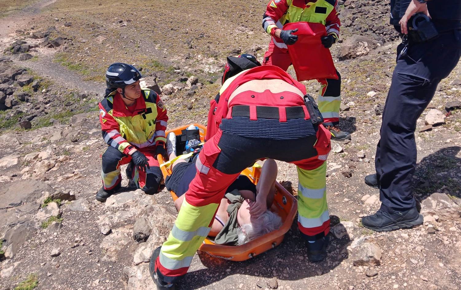 otro turista que la lia