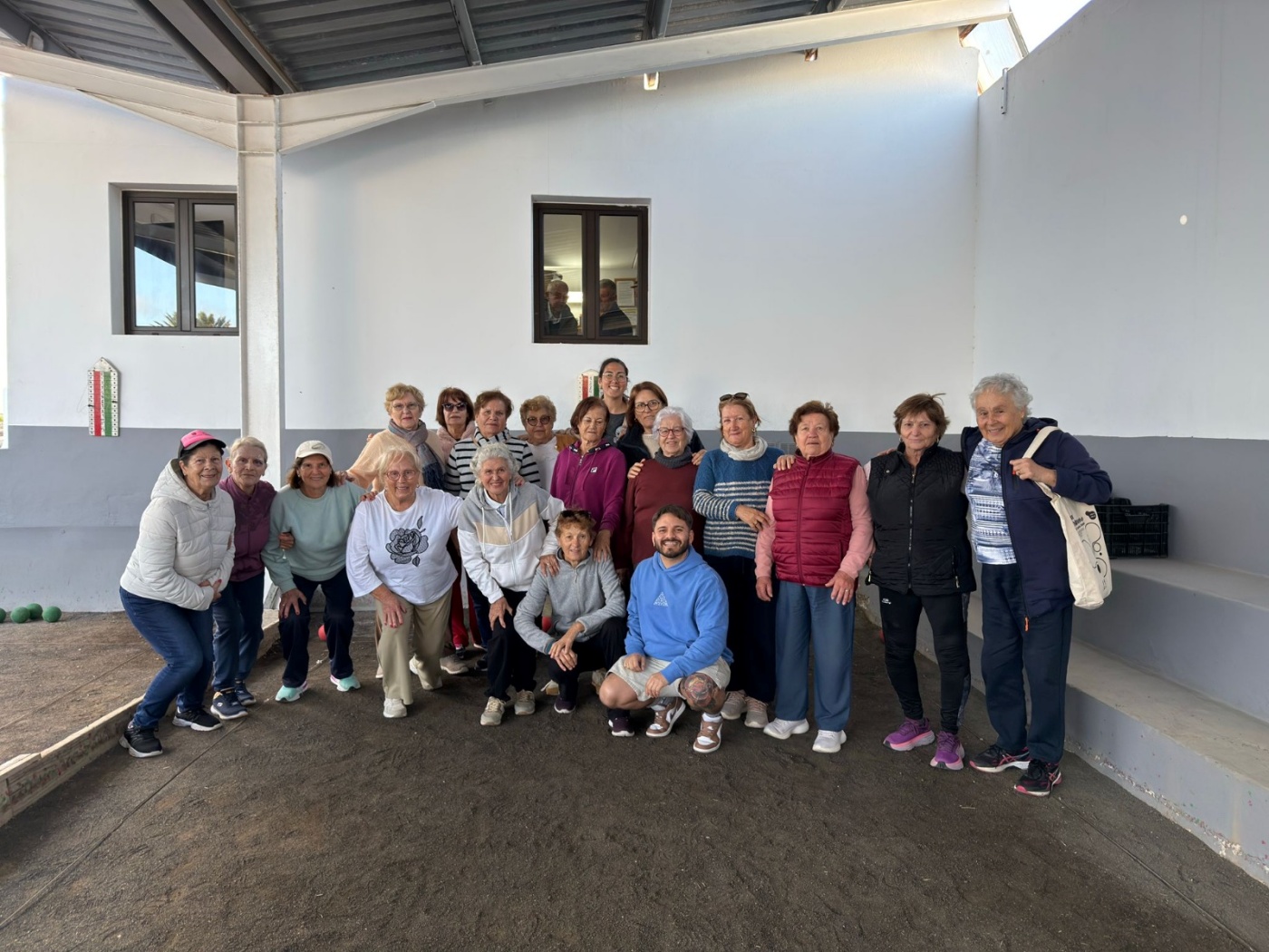 El Consultorio Local de Tinajo impulsa un innovador proyecto de salud comunitaria con este deporte autóctono para mayores de 60 años