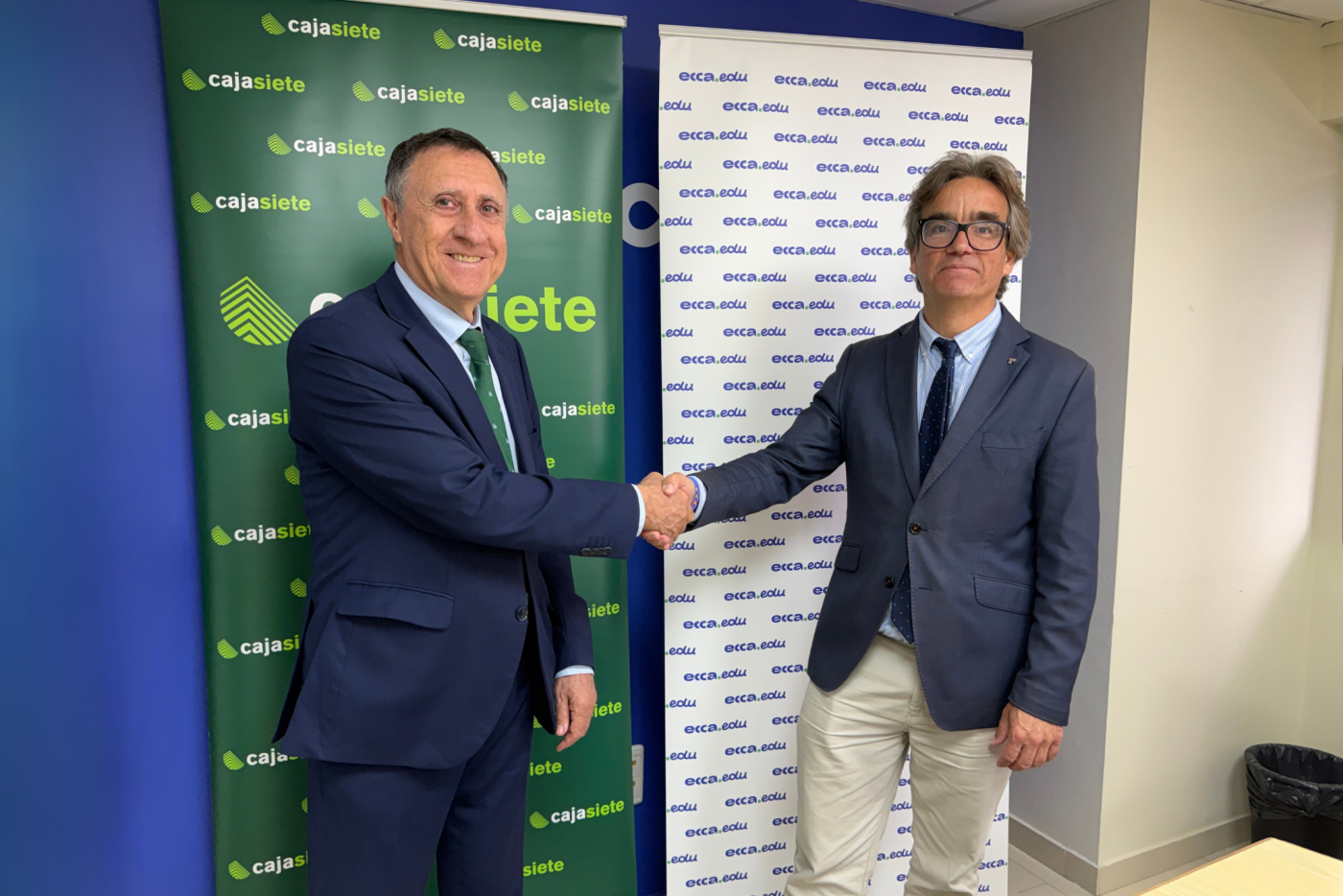 Otorgan becas de estudio para Secundaria y Bachillerato y premiar a los mejores expedientes académicos