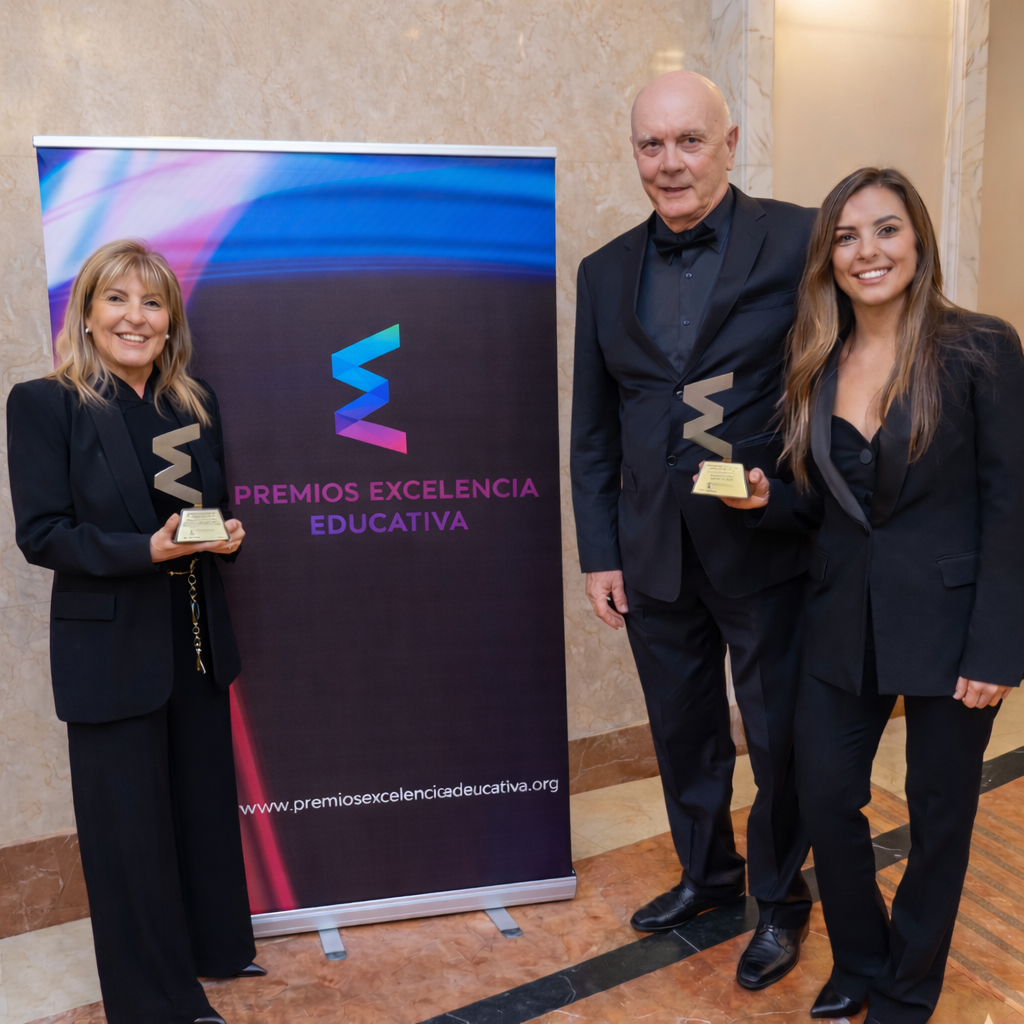 El centro celebra su 45º aniversario reafirmando su compromiso con la empleabilidad y la calidad formativa, gracias al esfuerzo diario de su equipo El centro celebra su 45º aniversario reafirmando su compromiso con la empleabilidad y la calidad formativa, gracias al esfuerzo diario de su equipo