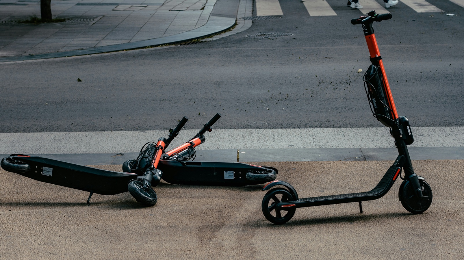 Nuevas restricciones y multas claras: Arrecife ordena el uso de patinetes el&eacute;ctricos