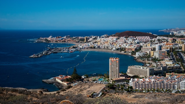 Cómo afectan los cambios en la Ley de Propiedad Horizontal y el alquiler vacacional a las comunidades de propietarios en Tenerife