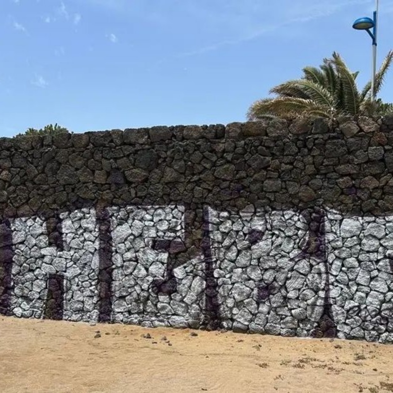 El Ayuntamiento condena los daños y anuncia la reposición de los elementos afectados a la mayor brevedad posible El Ayuntamiento condena los daños y anuncia la reposición de los elementos afectados a la mayor brevedad posible