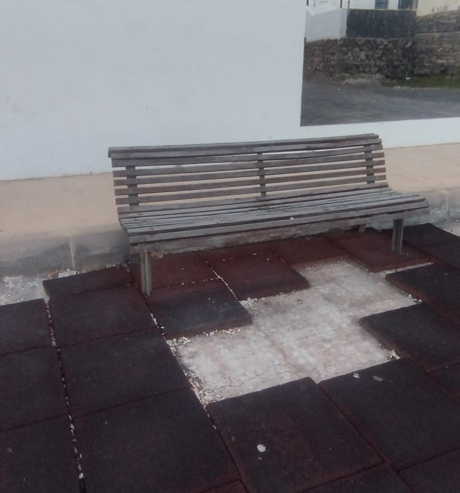 CC critica que se cuatriplique el parque infantil de Matagorda, mientras que los del resto de los pueblos del municipio están “rotos y sucios