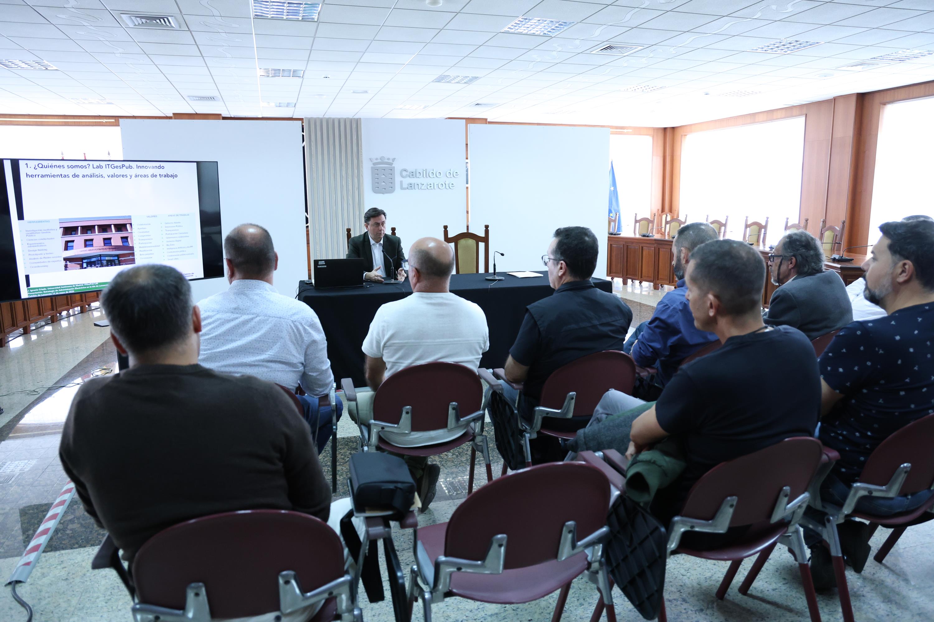 El Cabildo presenta la Estrategia de Administración Electrónica para mejorar la cercanía y coordinación de los servicios públicos en Lanzarote